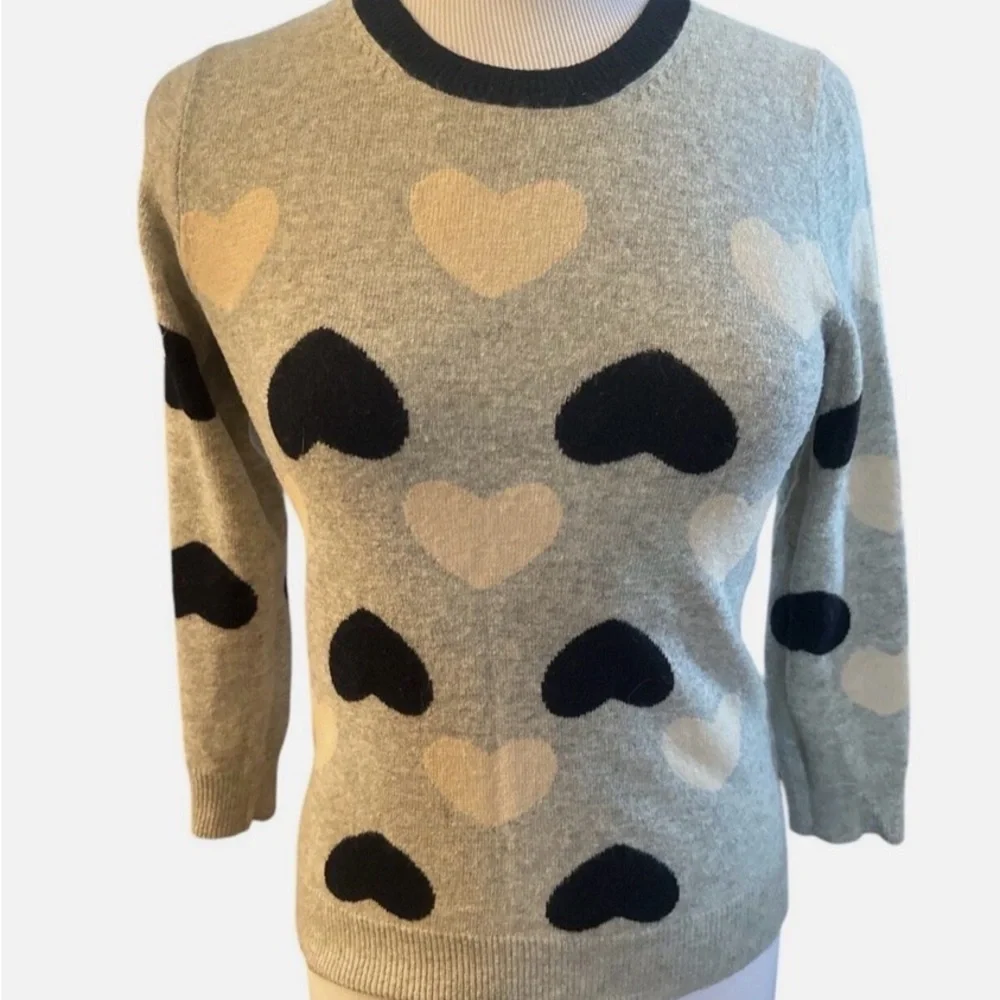Heart Patterned Gray Sweater - Picture 2 of 4